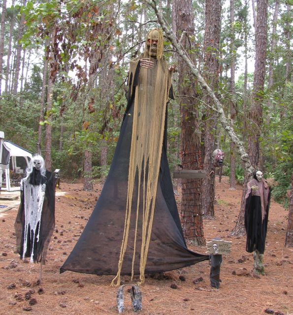 Fort Wilderness Guest Halloween Decorations 2012 – 85 « Extra Walt